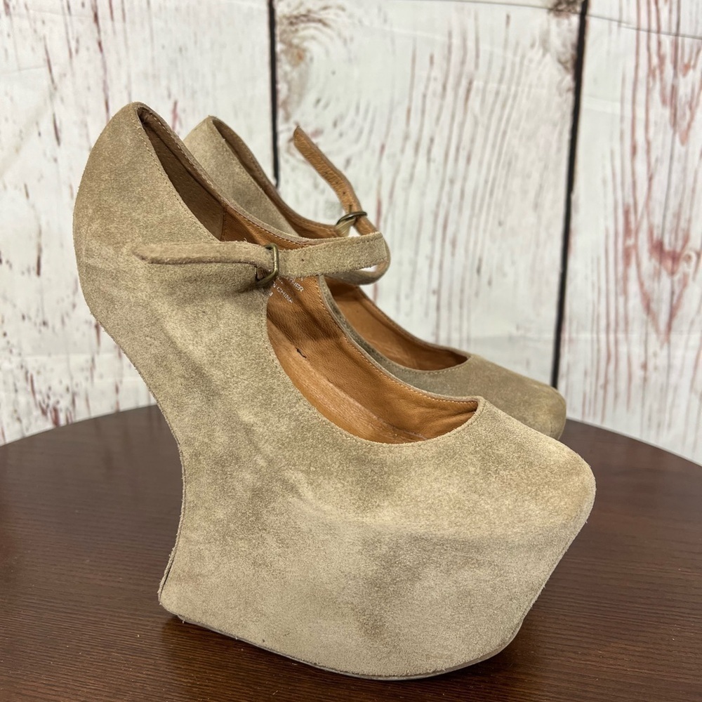 JEFFREY CAMPBELL NIGHT WALK Women's Tan Suede heelless Platform Shoessize 7 GUC